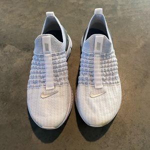 Nike Women's React Phantom Run Flyknit 2 Running Shoes